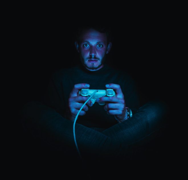 Silence, on joue…